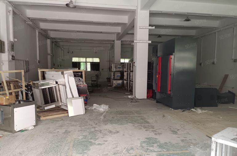 大浪石凹工业区附近楼上整层1500平可分租，另外一楼600平