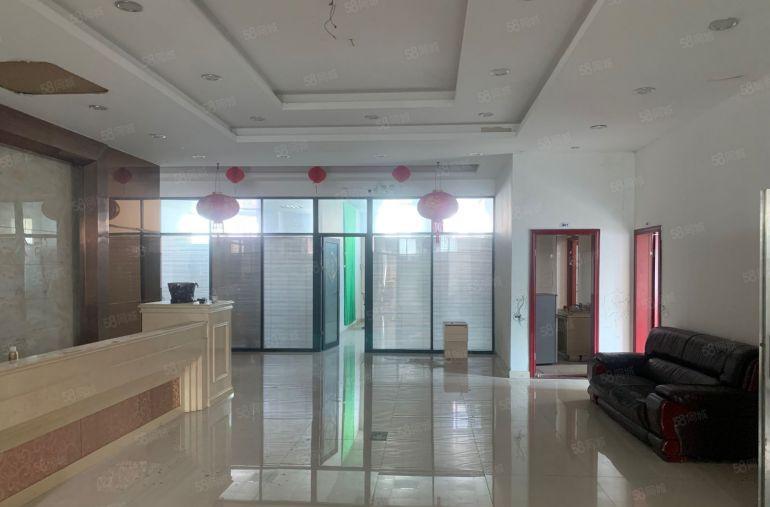 龙华大浪新出楼上2050平米整层精装厂房，可分租