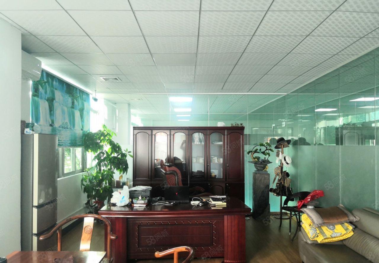 观澜福城主干道工业园楼上精装修标准厂房1660平招租！