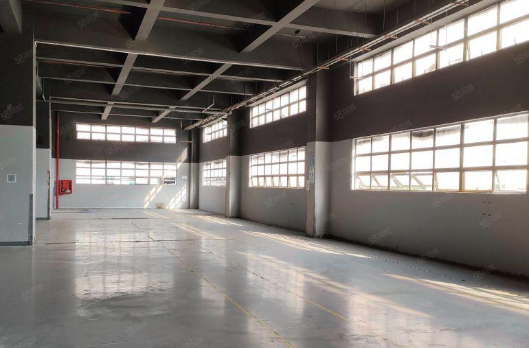 观澜2280平方精装修厂房业主直租，首月租金减百分之10