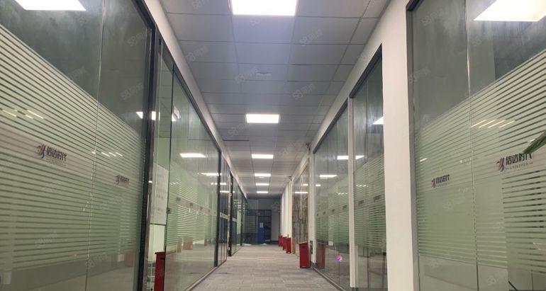 龙华地铁口旁产业园500平起租精装办公厂房出租价格低可分租