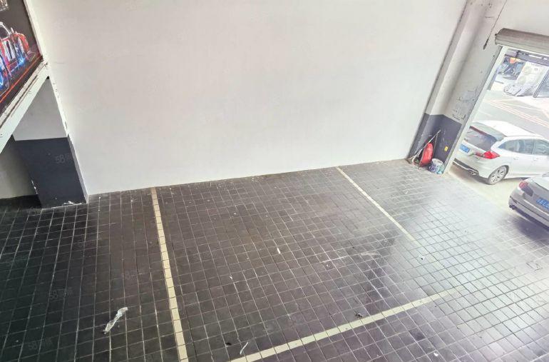 龙华布龙路一楼可以做汽修320平带阁楼有现成装修