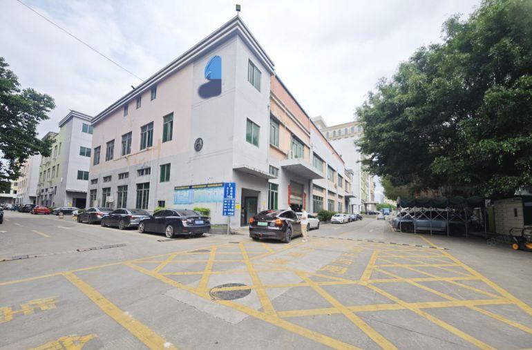 观澜新田二楼500平红本厂房，精装修有小无尘车间，可拎包入住