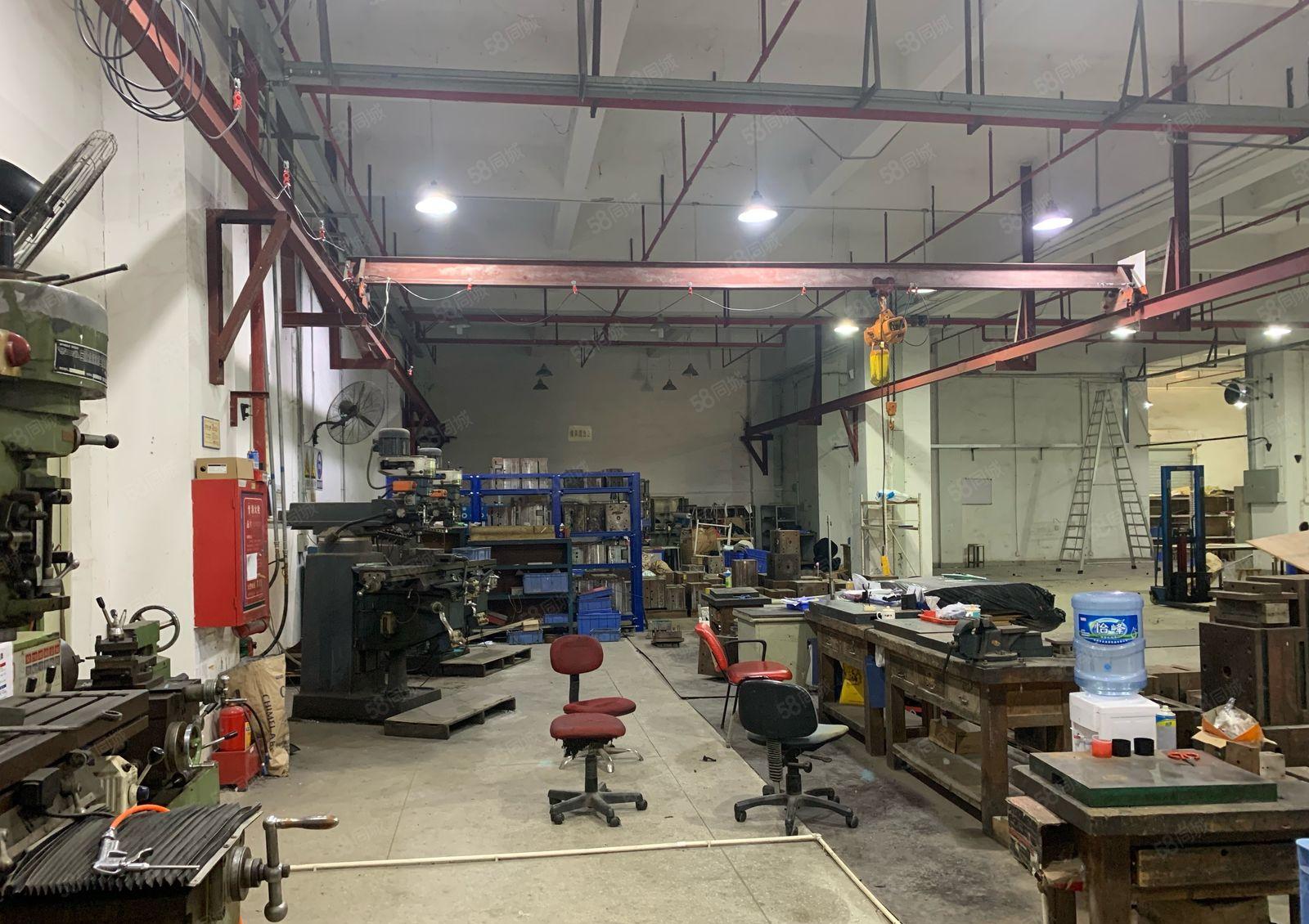 (出租观澜桂花村独院厂房)1楼1600平厂房仓库出租大小可分