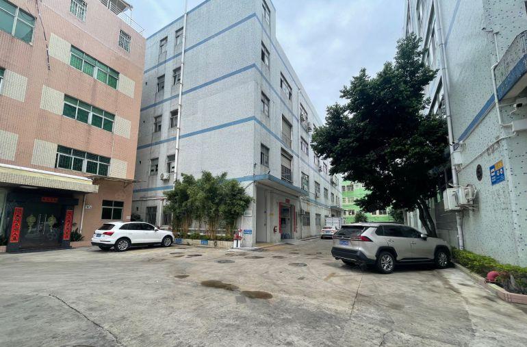 大浪华昌路原房东红本工业园一楼整层900平方米带装修厂房出租