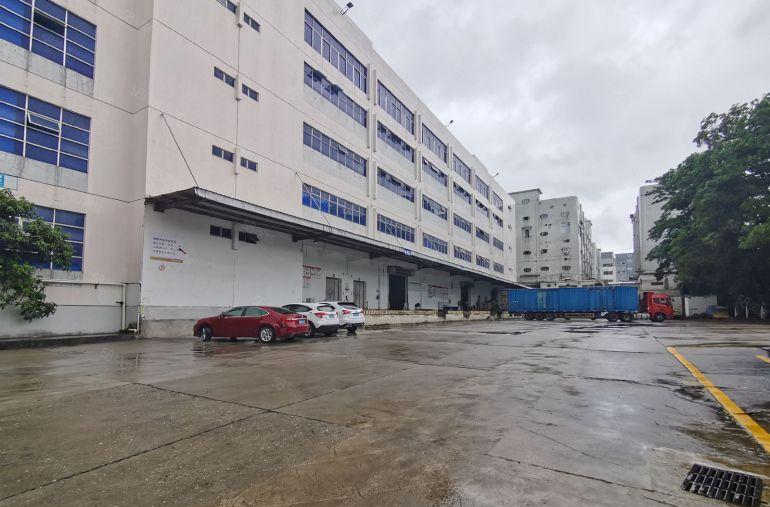 21元租龙华大浪5000平高台物流仓丙二类消防可分租