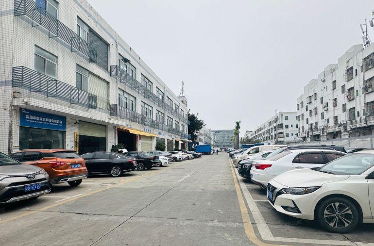 龙华大浪商业中心一楼厂房1050平 原东直租