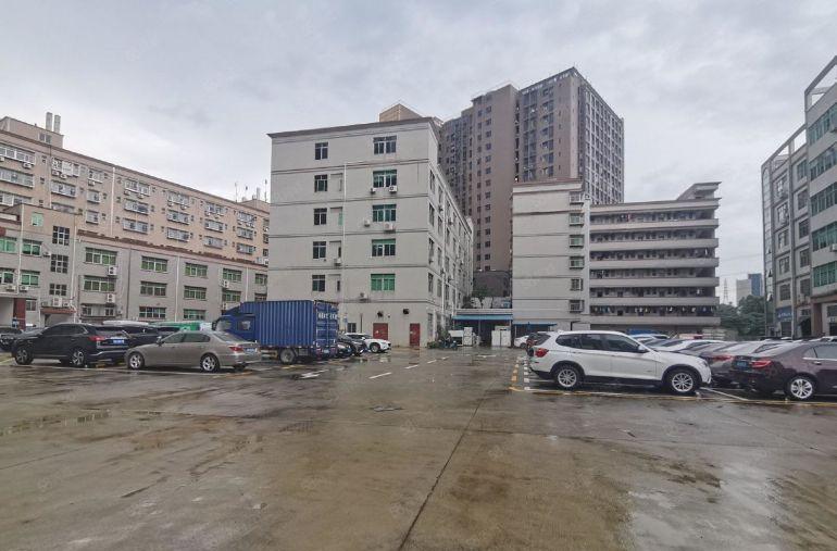 龙华民治第地铁口原房东2000平方厂房仓库出租精装修可分租