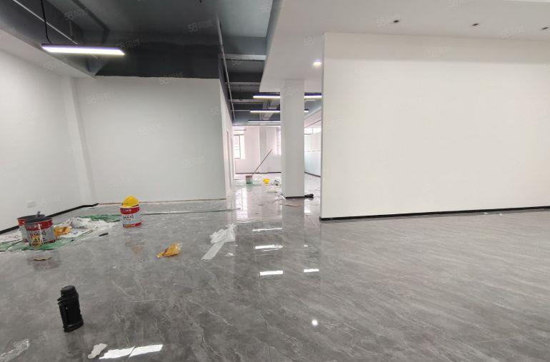 深圳龙华商业中心旁边新出350精装修厂房出租