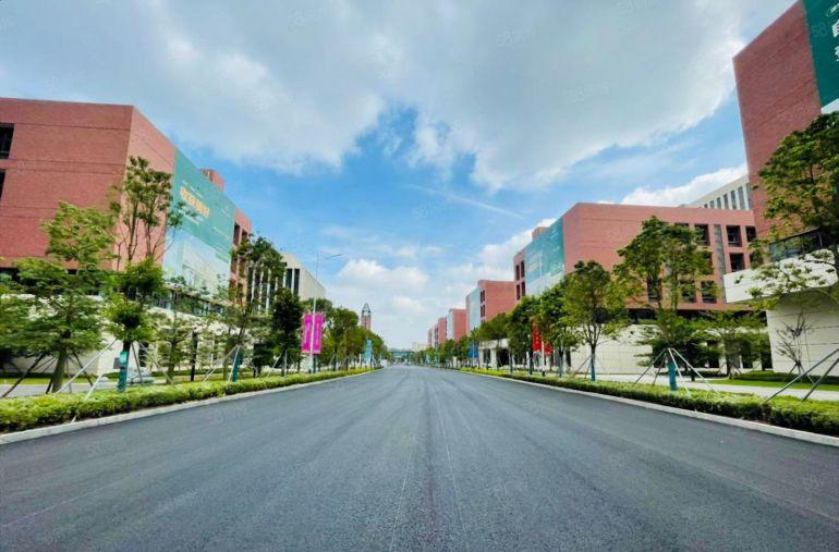 靠近观澜房东独栋厂房8000平，1000平起分实际面积出租