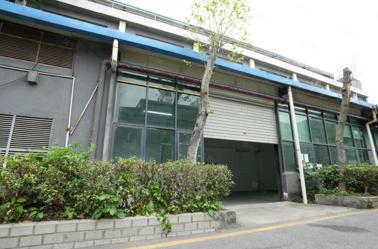 龙华一楼厂房工业园出租仓库35元地铁口房东直租200至400