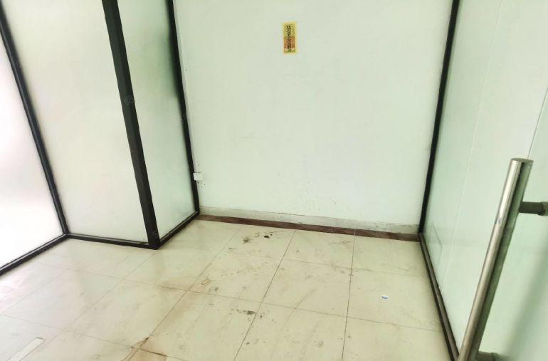 民治700平整层厂房租金30元有装修隔间可电商办公生产仓储