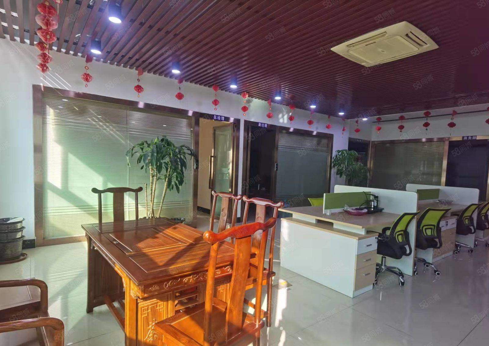 龙华清湖主道边上新出楼上550平，精装修，带红本，价格实惠