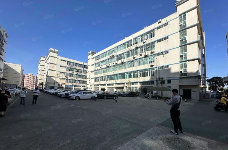 200平起龙华清湖地铁口原房东红本厂房2000平空地适合物流