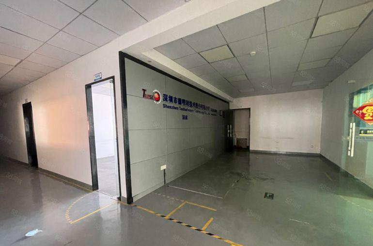 龙华大浪原房东红本科技园整层2000带装修平米厂房出租，可分