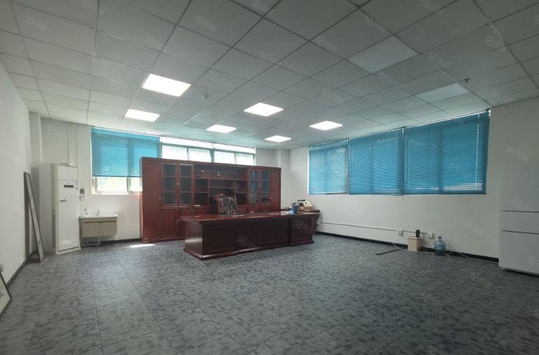 观澜桂花工业园楼上整层2245平，豪华装修办公室，园区形象佳