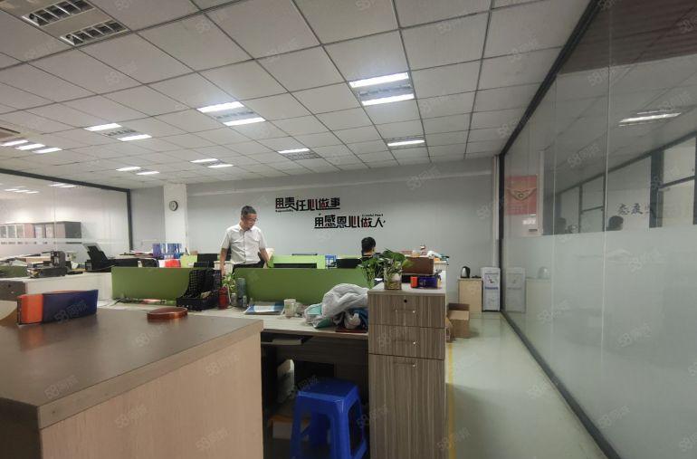 龙华大浪元芬地铁口精装修厂房出租2000平，大气前台可以分租