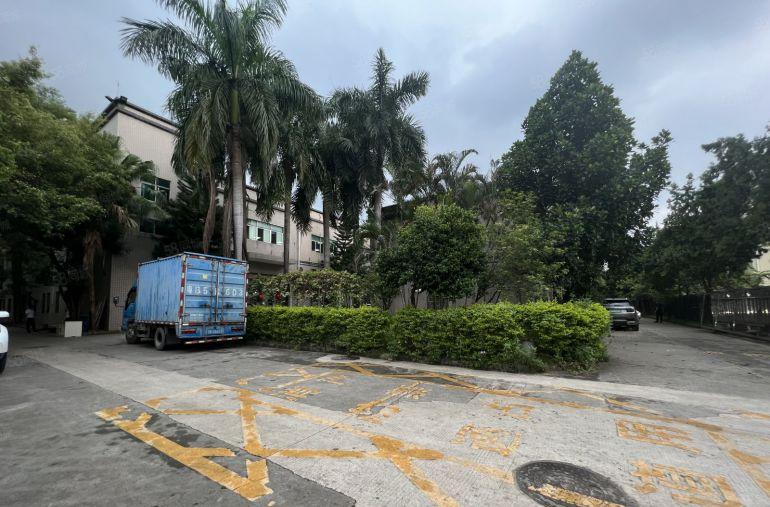 龙华观澜花园式独院2楼红本厂房1680平仓库出租空地大好招工