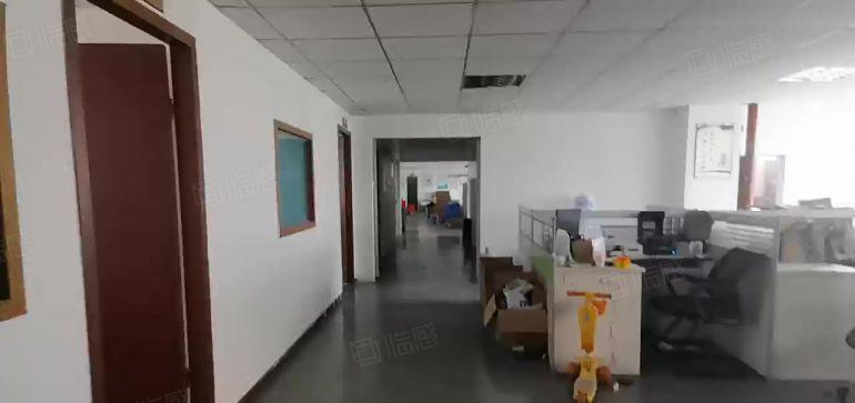 龙华观澜观光路工业园楼上精装修厂房530平，低价出租，已电改