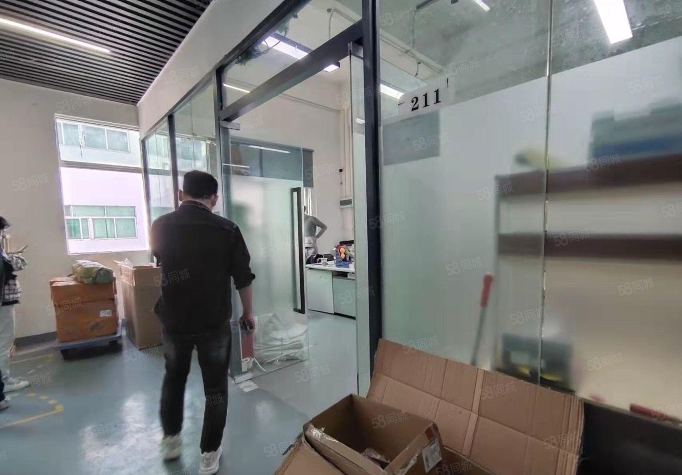 龙华元芬地铁站附近新出楼上精装厂房300平