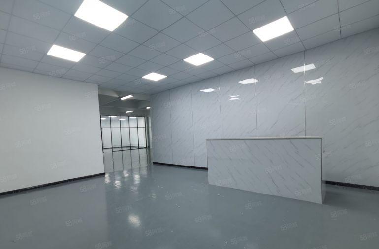 观澜新田工业园原房东楼上750平，近轻轨站，精装修，水电齐全