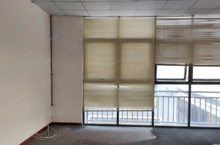 观澜2280平方精装修厂房业主直租，首月租金减百分之10