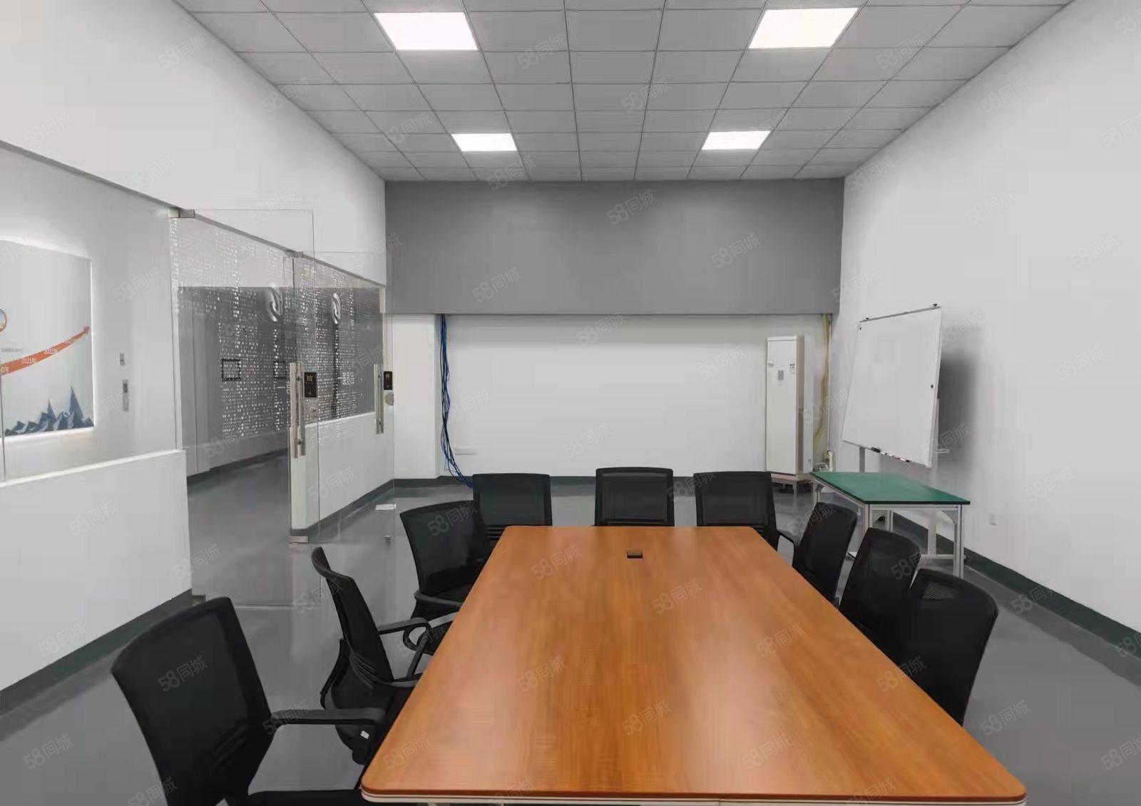 深圳龙华大浪服装基地原房东一楼800平精装厂房出租。