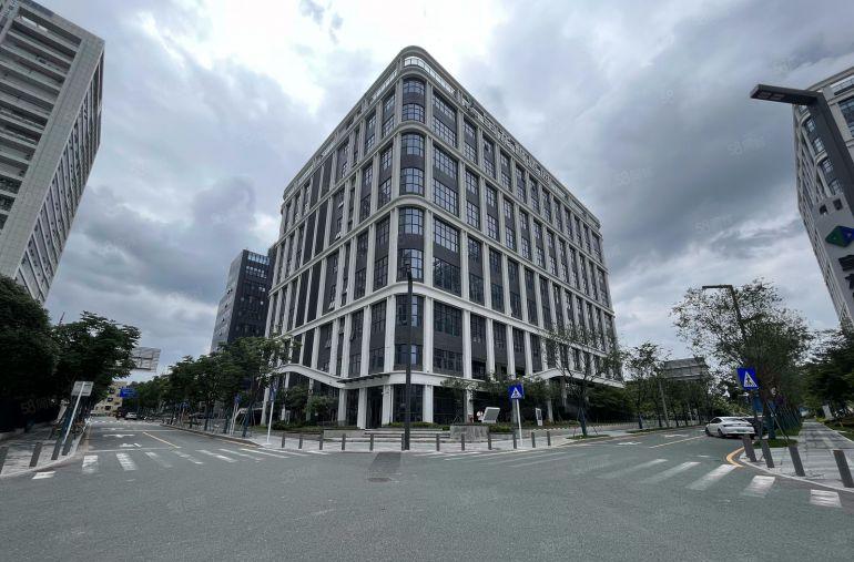 可分租，龙华新建厂房楼上1500平精装修办公室仓库厂房出租