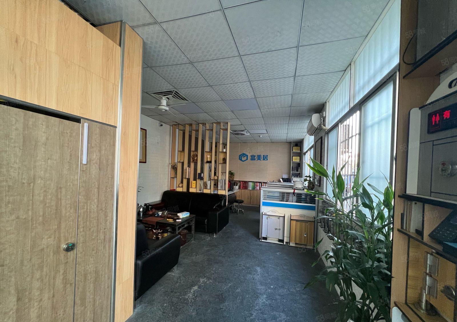 龙华地铁口新出一楼350平方厂房出租