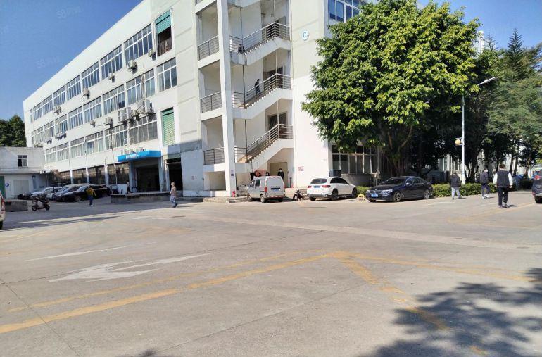 龙华阳台山东地铁口原房东工业园楼上1000平带装修厂房出租