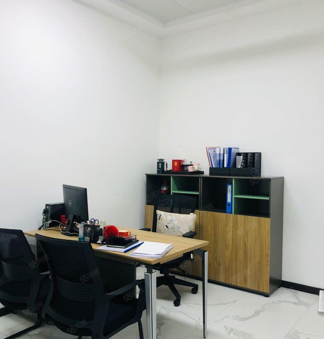 龙华清湖地铁口创意园新出楼上283平精装修办公室出租