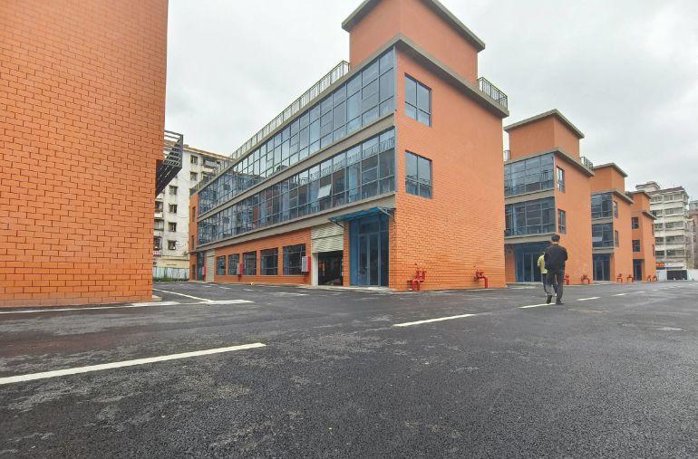 龙华三联村委十栋独栋厂房出租每栋1300平实际面积出租空地大