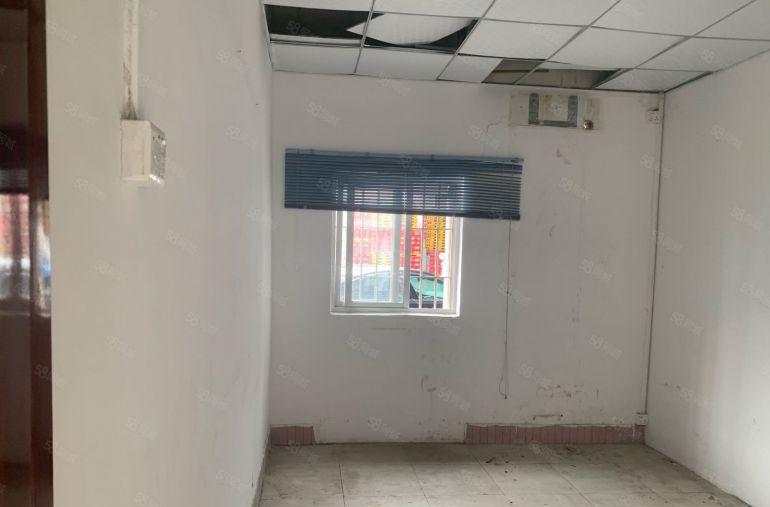 龙华清湖高速出口附近新出100平200平400平一楼钢构厂房