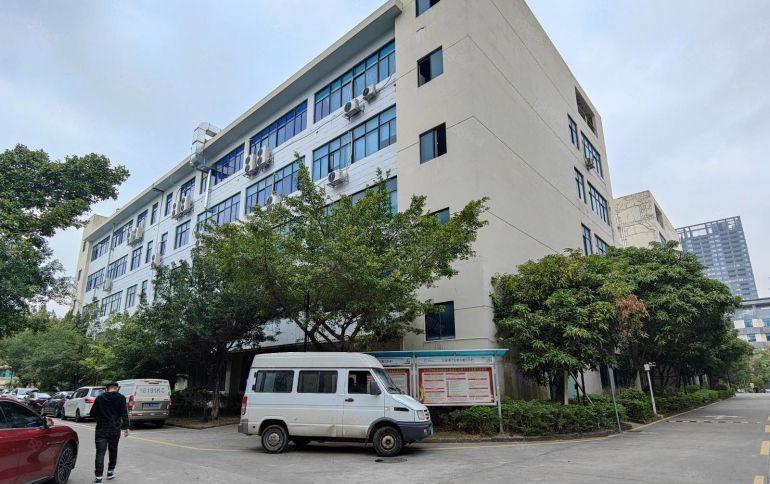 龙华民治地铁口分租一二楼1500平一层有地坪漆装修