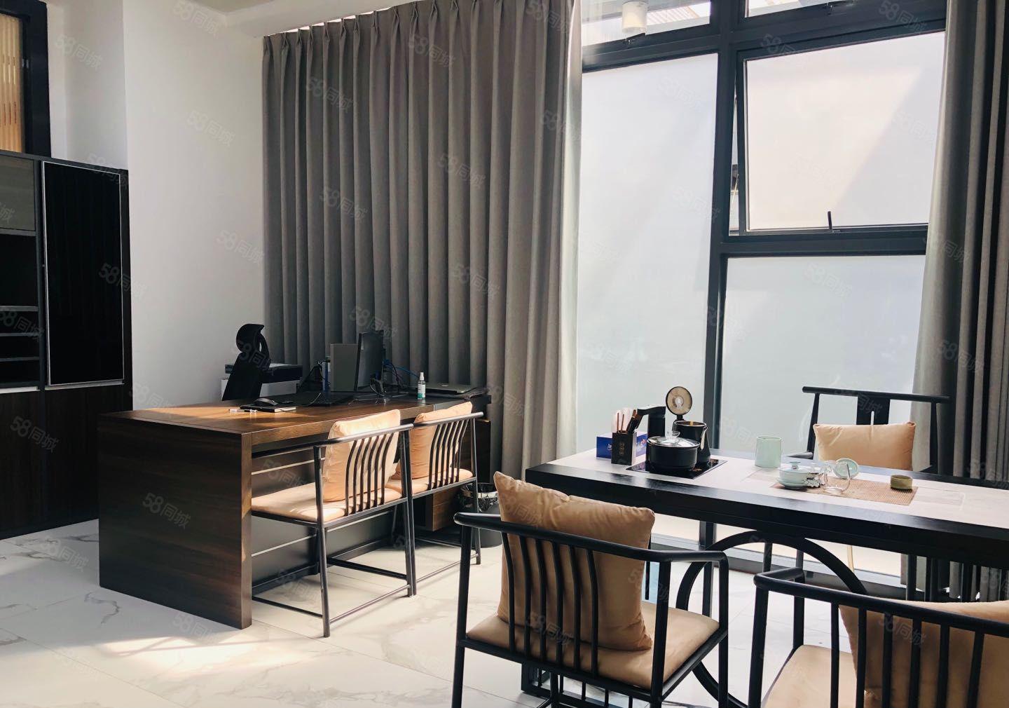 龙华清湖地铁口创意园新出楼上283平精装修办公室出租