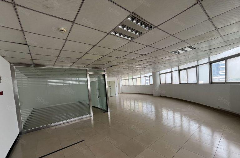 龙华地铁口附近300平清湖科技园送免租期定制装修