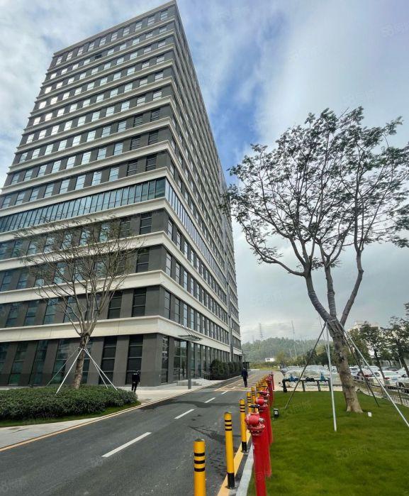 龙华地铁站办公研发型园区，精装修和毛坯出租200到1500平