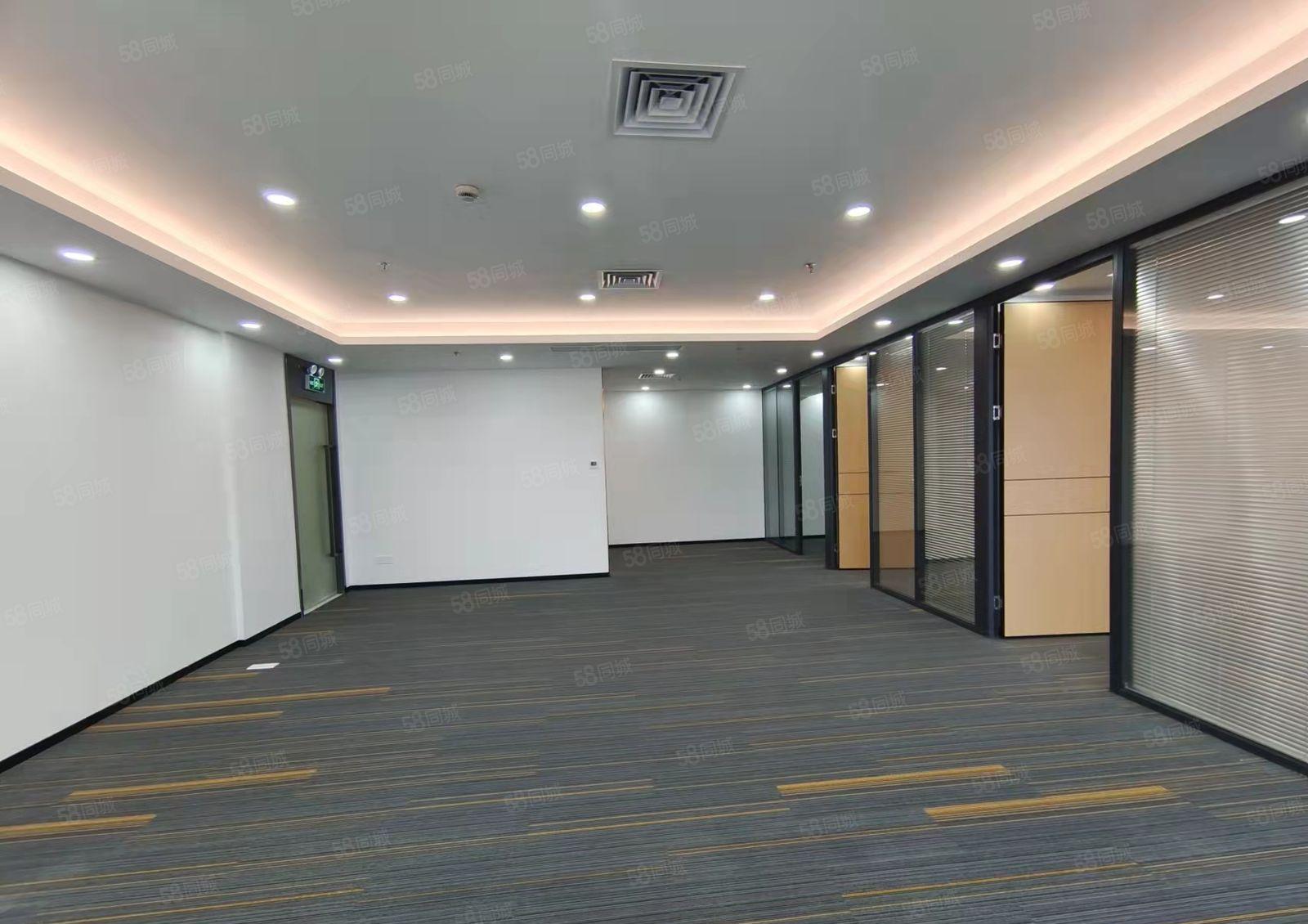 清湖地铁站B出口新出精装办公室174.38平招租，全新落地窗