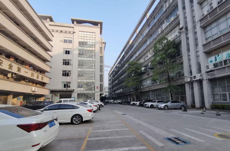 22元起租龙华观澜君子布工业园区17000平厂房出租大小可分