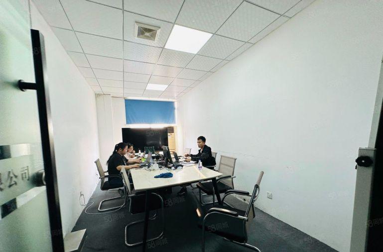 1800平精装修大浪村委厂房出租！200平起分租！红本厂房！