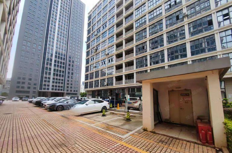 龙华原房东大型科技园新空楼上1000平方精装修可分租合同5年