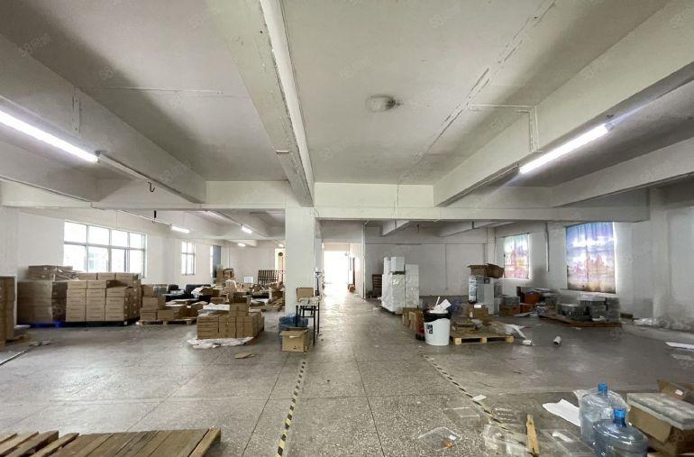 观澜大和轻轨站200米楼上500平电商生产厂房出租