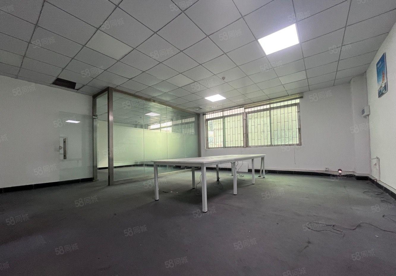 龙华汽车站1400平一楼精装无尘厂房出租，原房东实际面积出租