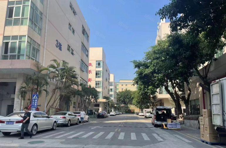 观澜原房东新出二楼2200平方带装修厂房仓库出租形象好空地大