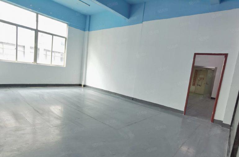 港深创新园小面积厂房，租金5600月，园区环境好