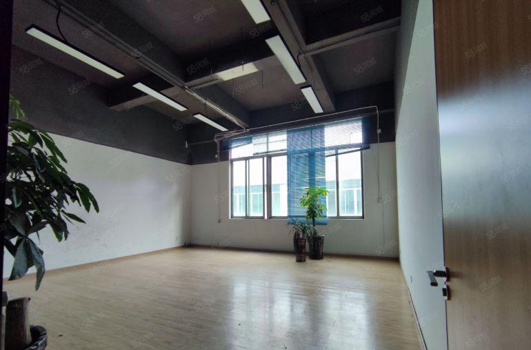 观澜带装修厂房出租650平方 20元使用率高