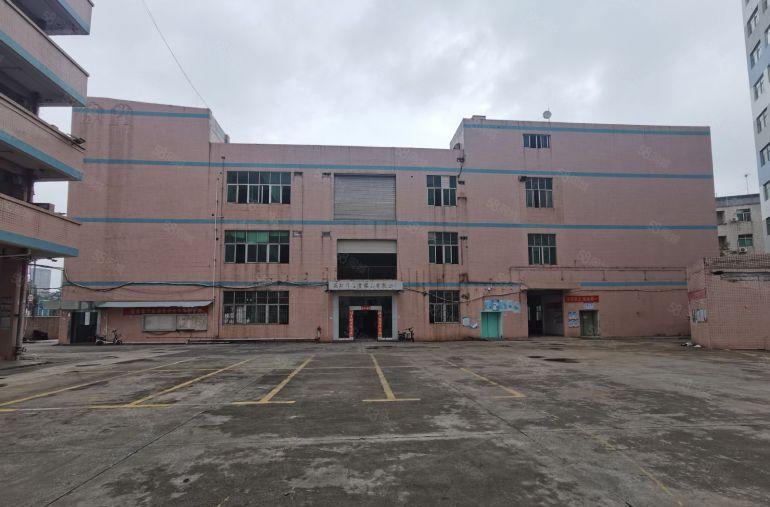 深圳市龙华区观湖街道独院厂房出租，环观中路边，可分租水电齐全