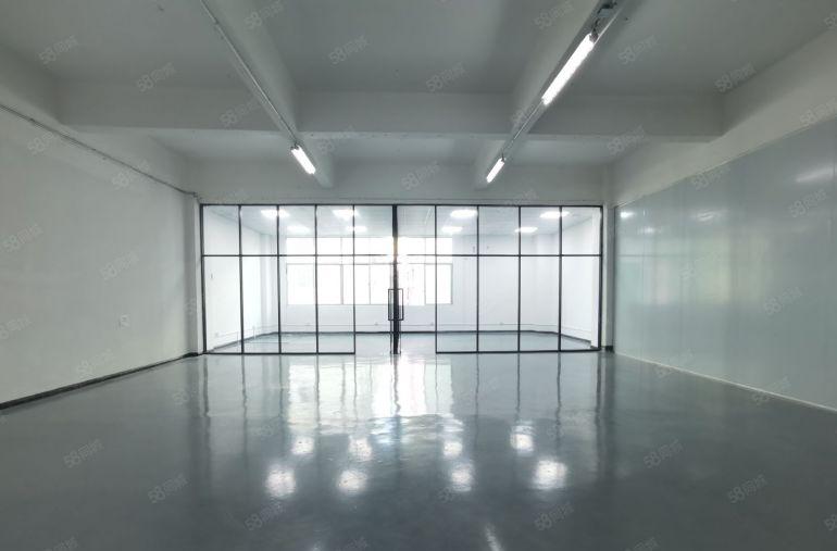 观澜新田工业园原房东楼上750平，近轻轨站，精装修，水电齐全