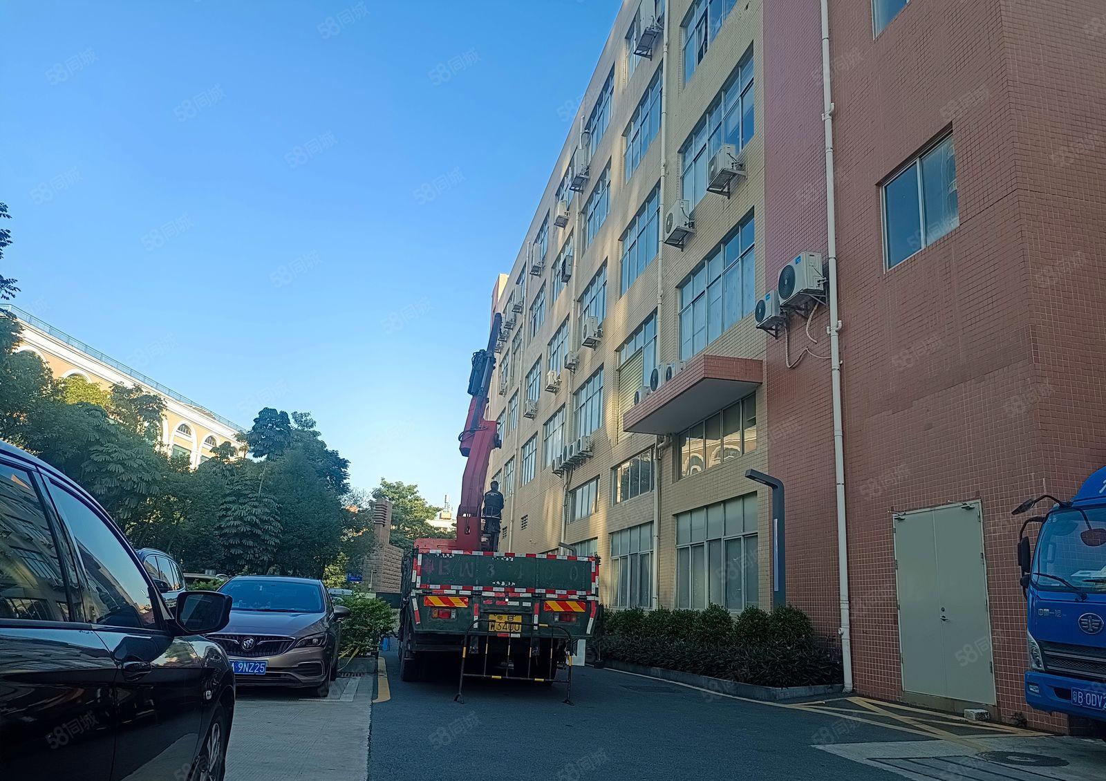 龙华大浪新空出独门独院3栋厂房2万平方，可分租200平空地大