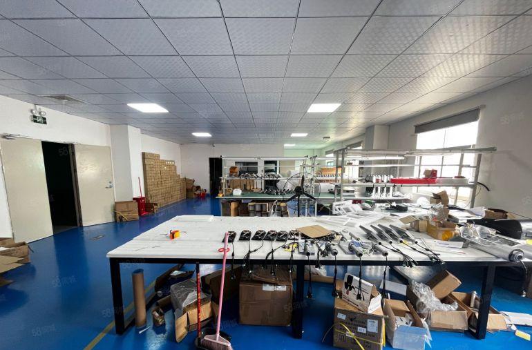 龙华元芬地铁口楼上300平精装修办公室厂房仓库出租大小分租